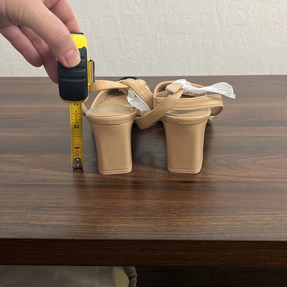 Lulus 9 Lelaya Black/Light Nude Ankle Strap Pointed Toe Pumps Workwear Classic - Picture 8 of 8